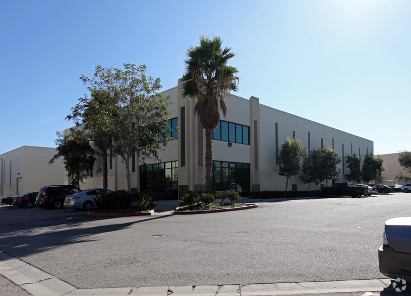 7720 Airport Business Pky, Van Nuys, CA for sale - Primary Photo - Image 1 of 1