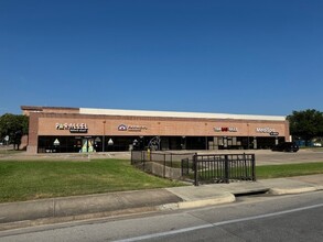 2205 Longmire Dr, College Station, TX for rent Building Photo- Image 1 of 9