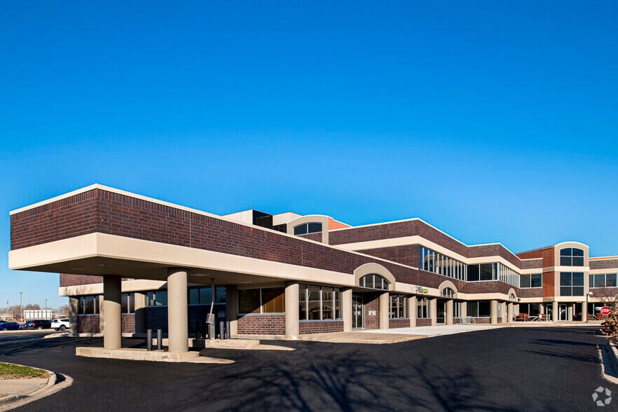 258 Corporate Dr, Madison, WI to rent - Building Photo - Image 3 of 16