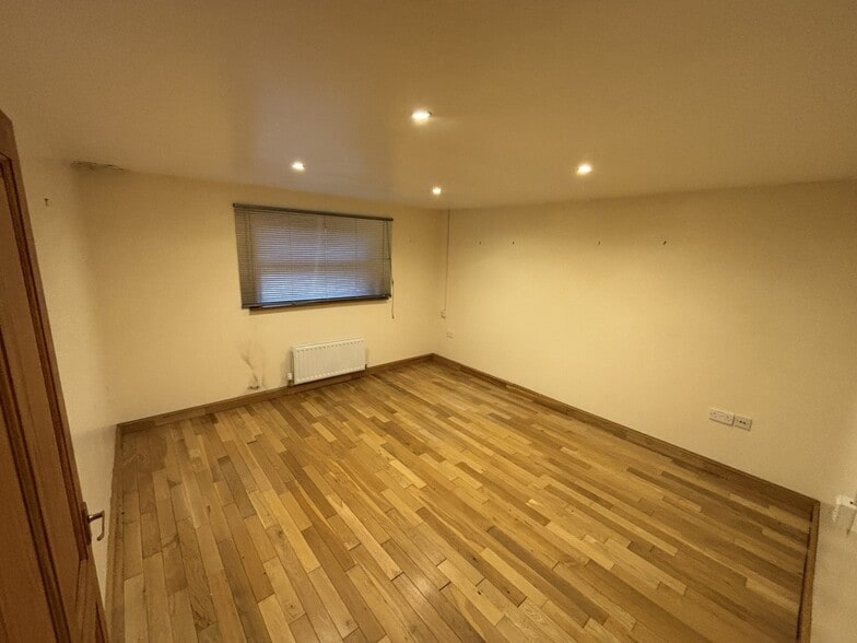 Knowsley Ln, Bolton for sale - Interior Photo - Image 3 of 8