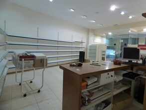 Retail in Vilanova del Camí, Barcelona to rent Interior Photo- Image 2 of 8