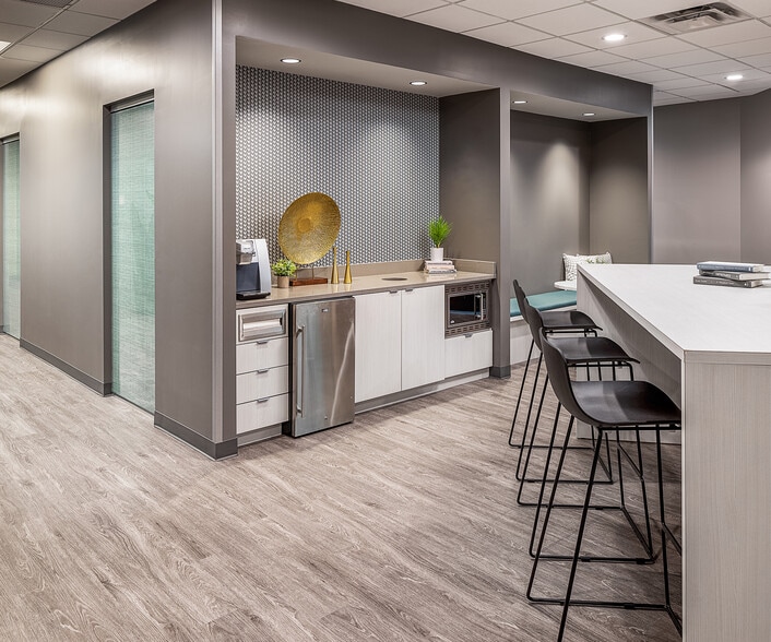 1995 N Park Pl SE, Atlanta, GA to rent - Interior Photo - Image 1 of 6