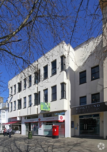 Carfax, Horsham to rent - Building Photo - Image 3 of 3