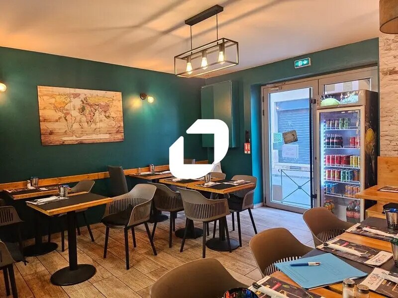 Retail in Montpellier to rent Interior Photo- Image 1 of 8