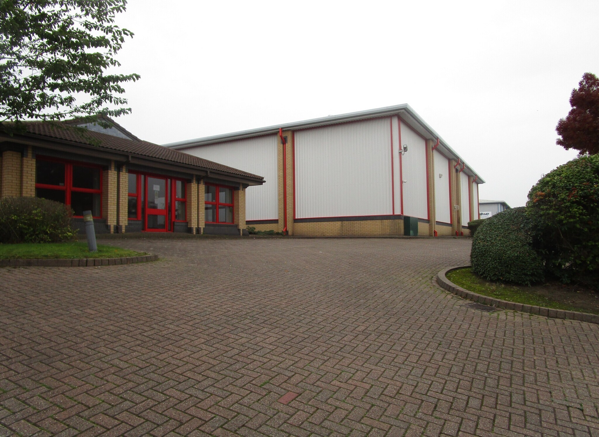 Bloomfield Rd, Tipton to rent Building Photo- Image 1 of 4