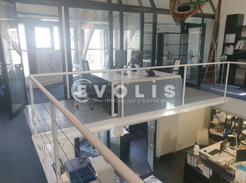 Office in Issy-les-Moulineaux to rent - Building Photo - Image 1 of 5