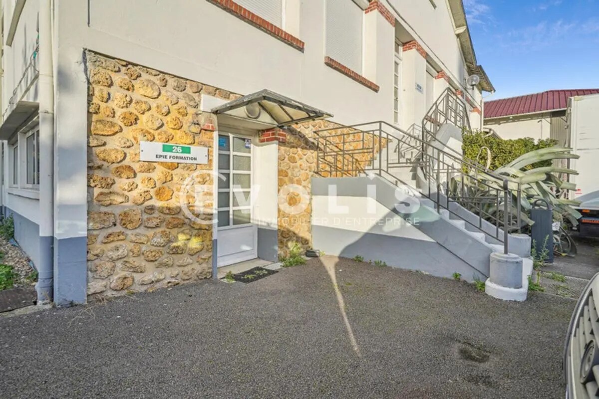 Avenue De Choisy, Villeneuve-Saint-Georges to rent Building Photo- Image 1 of 6