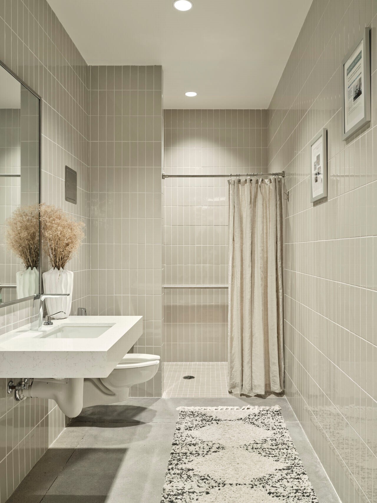 800 S Pacific Coast Hwy, El Segundo, CA to rent Interior Photo- Image 1 of 10