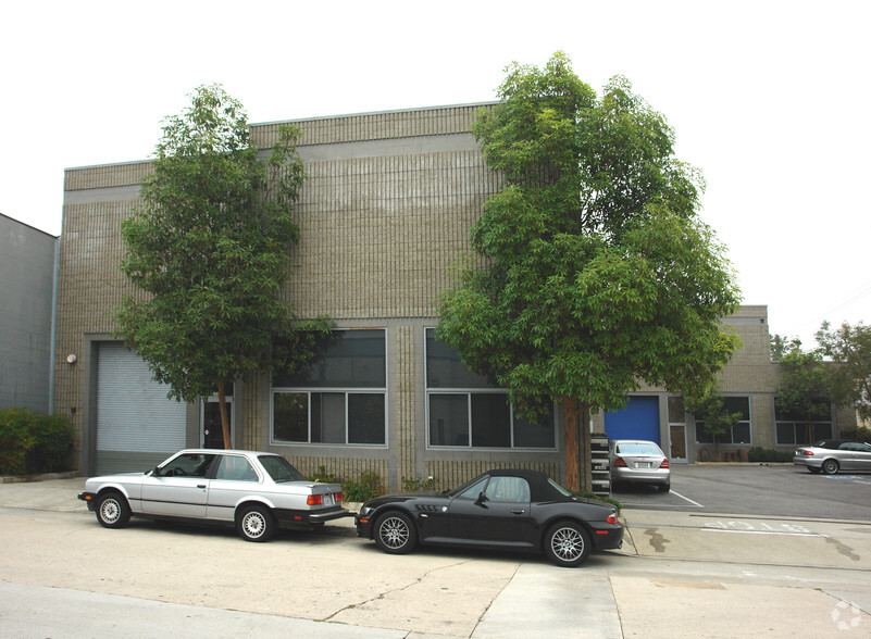 1500-1506 Railroad St, Glendale, CA for rent - Building Photo - Image 2 of 4