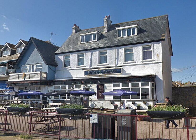 East Walk, Seaton for sale - Primary Photo - Image 1 of 1