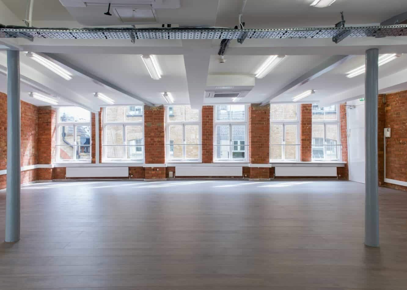 13-19 Vine Hl, London to rent Interior Photo- Image 1 of 2