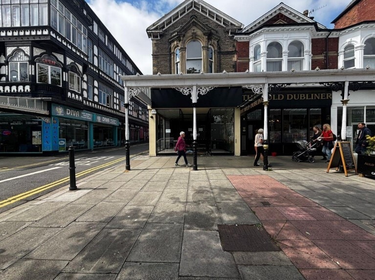 221-223 Lord St, Southport to rent - Building Photo - Image 2 of 2