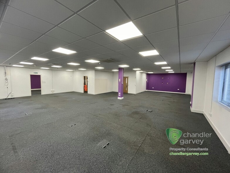 Bell Ln, Amersham to rent - Building Photo - Image 3 of 14