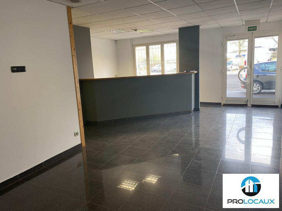 Location Local d'activités 343 m² - Photo 1