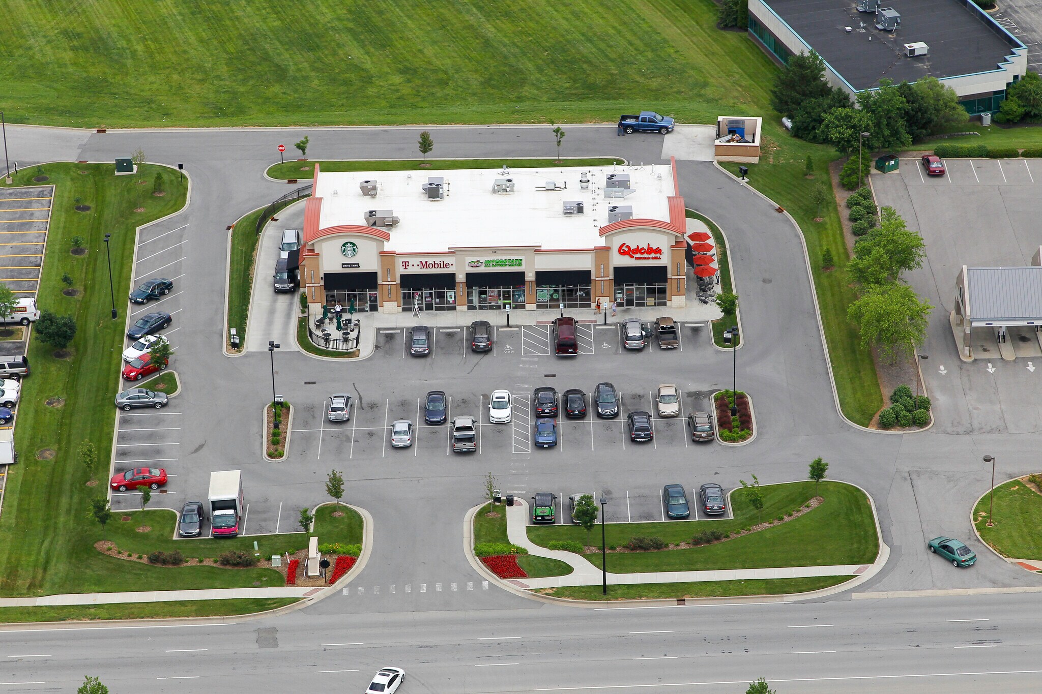 1831 Blankenbaker Pky, Louisville 40299 Blankenbaker Retail Center