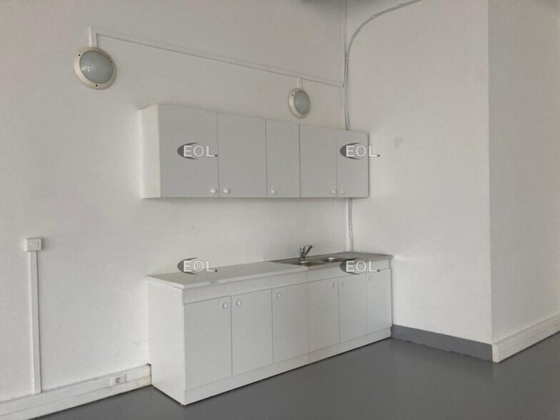 Industrial in Chevilly-Larue to rent - Interior Photo - Image 2 of 4