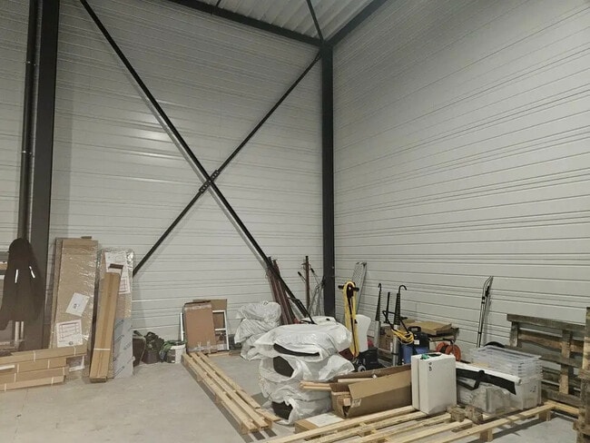 Location Entrepôt 202 m²
