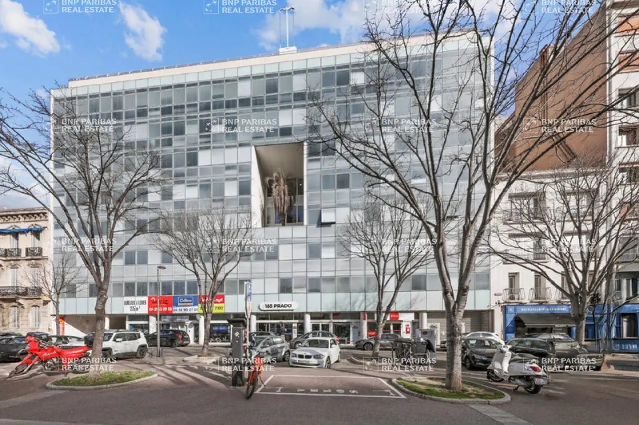 Office in Marseille to rent Building Photo- Image 1 of 18