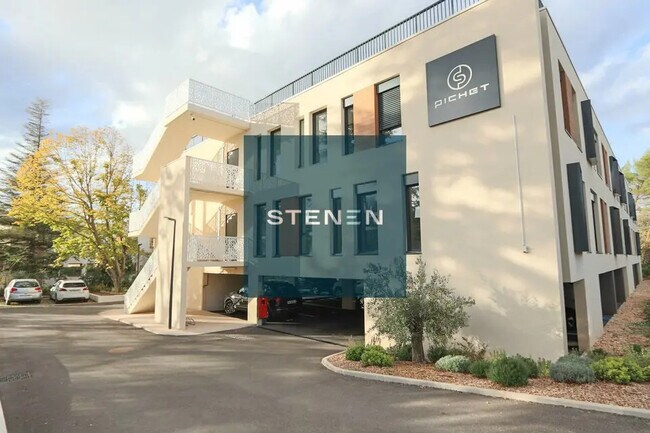 Location Bureaux 182 m² à 1 076 m²