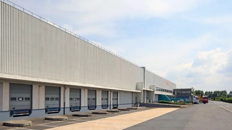 Industrial in Compans to rent - Building Photo - Image 3 of 7