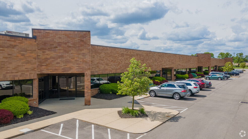 6305-6355 Centre Park Dr, West Chester, OH for rent - Building Photo - Image 2 of 6