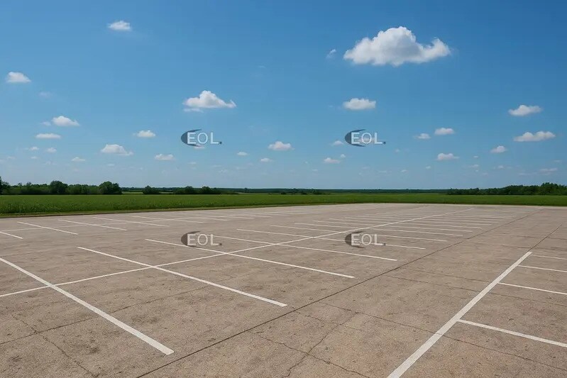 Land in Ozoir-la-Ferrière to rent Building Photo- Image 1 of 2