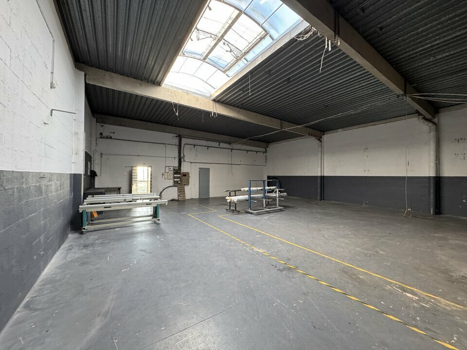 Light Industrial in Lognes to rent Interior Photo- Image 1 of 8