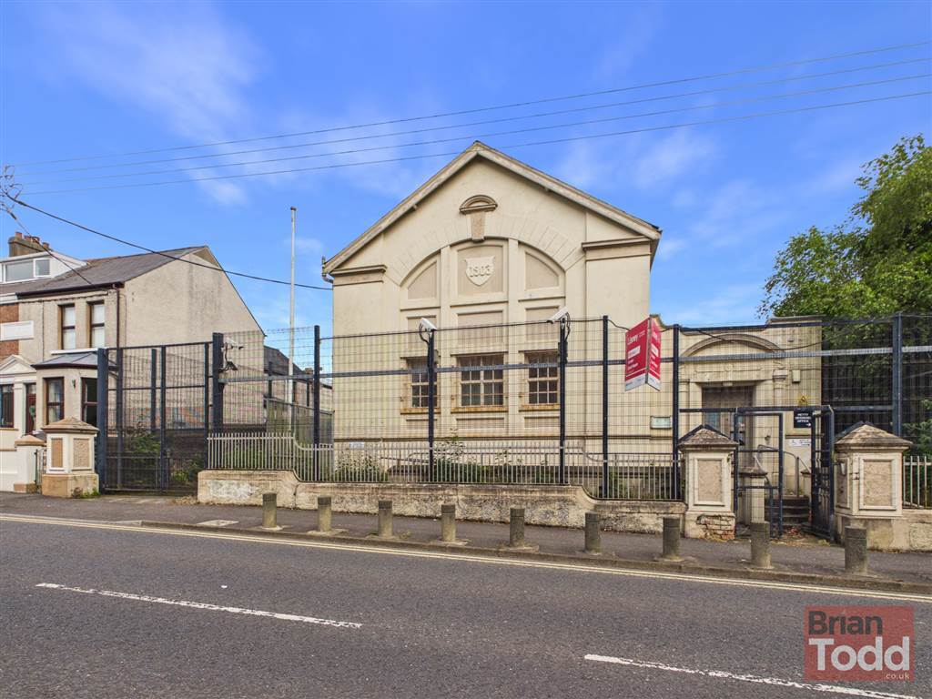 30A Victoria Rd, Larne to rent Building Photo- Image 1 of 11