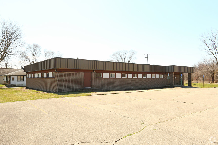 19130 Sumpter Rd, Belleville, MI for rent - Building Photo - Image 2 of 4