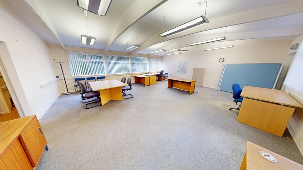 92-94 Old Castle Rd, Glasgow for sale - Interior Photo - Image 3 of 5