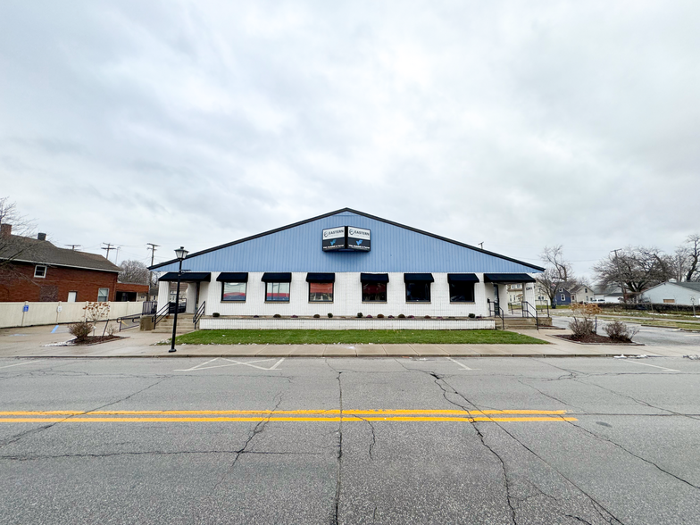 1241 N Wells St, Fort Wayne, IN for rent - Building Photo - Image 2 of 7