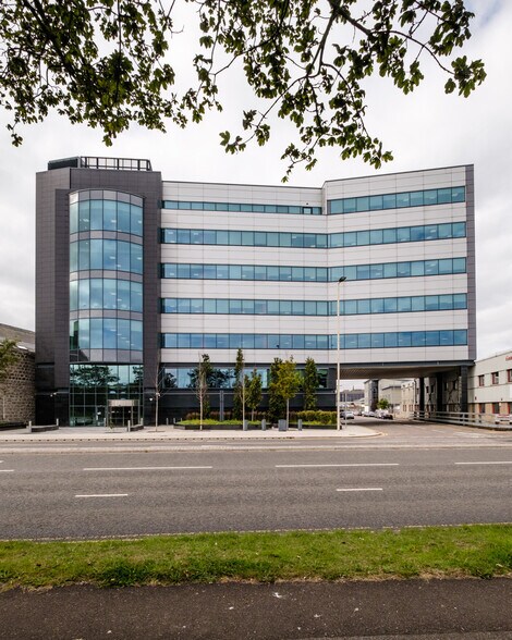 North Esplanade W, Aberdeen to rent - Building Photo - Image 3 of 10