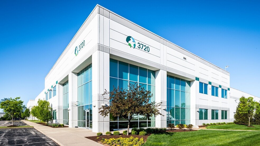 3720 Langley Dr, Hebron, KY to rent - Building Photo - Image 1 of 4