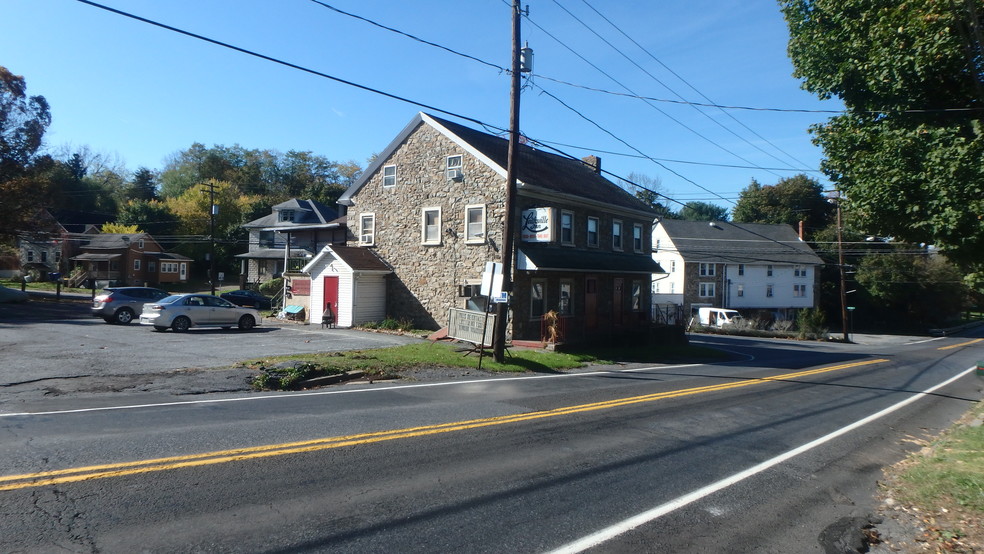 2006 Leithsville Rd, Hellertown, PA for sale - Building Photo - Image 1 of 1