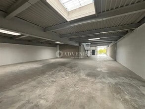 Light Industrial in Neuilly-Plaisance to rent Interior Photo- Image 1 of 4