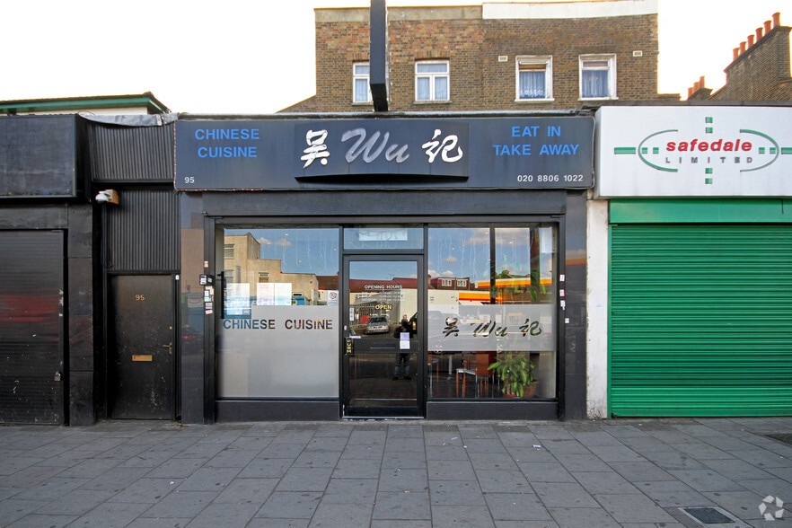 95 Upper Clapton Rd, London to rent - Building Photo - Image 3 of 3