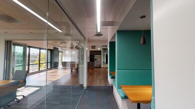 404 Camino del Rio S, San Diego, CA to rent Interior Photo- Image 2 of 10