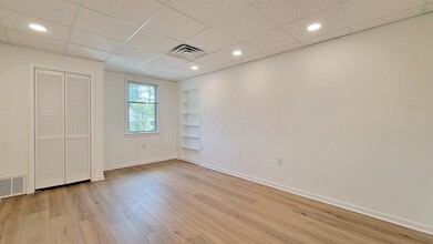 1300-1302 Lafayette Dr, Alexandria, VA for rent Building Photo- Image 1 of 7