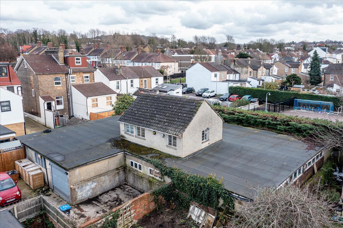 37 Junction Rd, South Croydon for sale Building Photo- Image 1 of 1