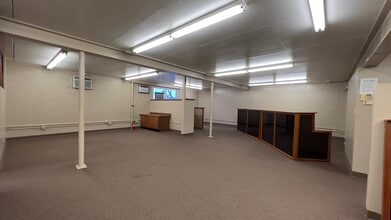 46-174 Kahuhipa St, Kāneohe, HI to rent Building Photo- Image 1 of 8