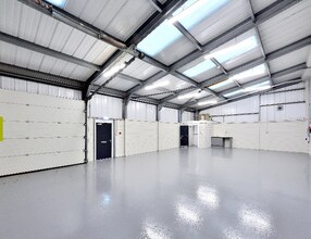 Midfield Rd, Kirkcaldy to rent Interior Photo- Image 2 of 4