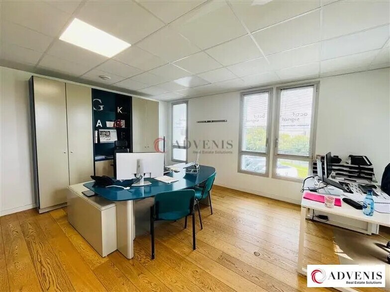 Office in Mérignac to rent - Interior Photo - Image 2 of 12