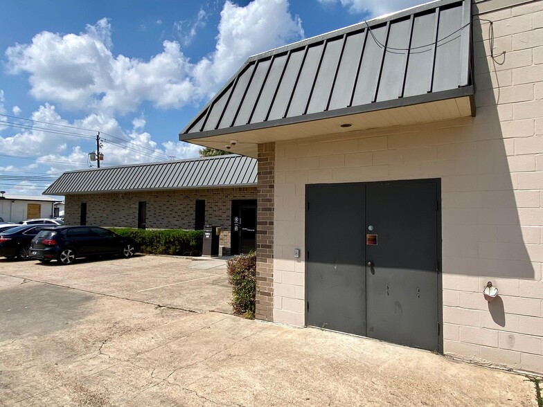 6110 W 34th St, Houston, TX for sale - Building Photo - Image 2 of 6