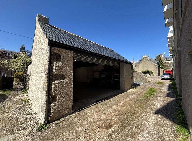 83 Bon Accord St, Aberdeen for sale - Primary Photo - Image 1 of 2