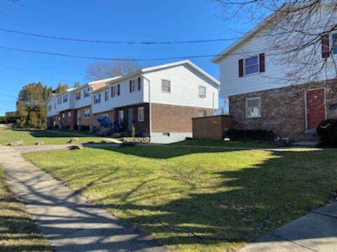 2180 Thurmont Rd, Akron, OH for sale - Building Photo - Image 1 of 10