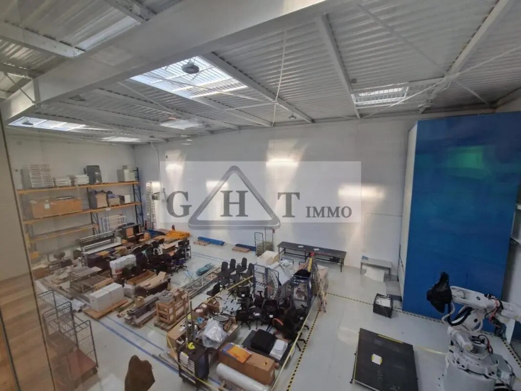 Retail in Ivry-sur-Seine to rent Building Photo- Image 1 of 7