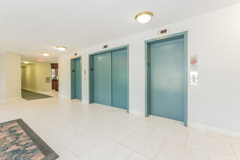 2059 Huntington Ave, Alexandria, VA for rent - Lobby - Image 3 of 29