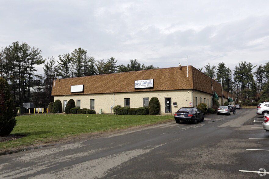 940 Pennsylvania Blvd, Feasterville Trevose, PA for sale - Primary Photo - Image 1 of 8