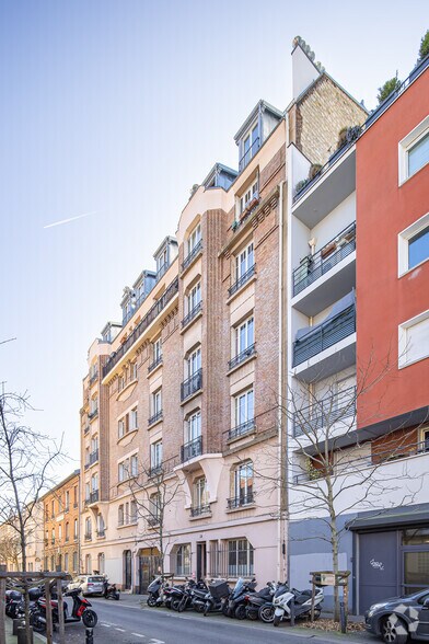 Build-to-Rent in Montreuil for sale - Primary Photo - Image 1 of 2