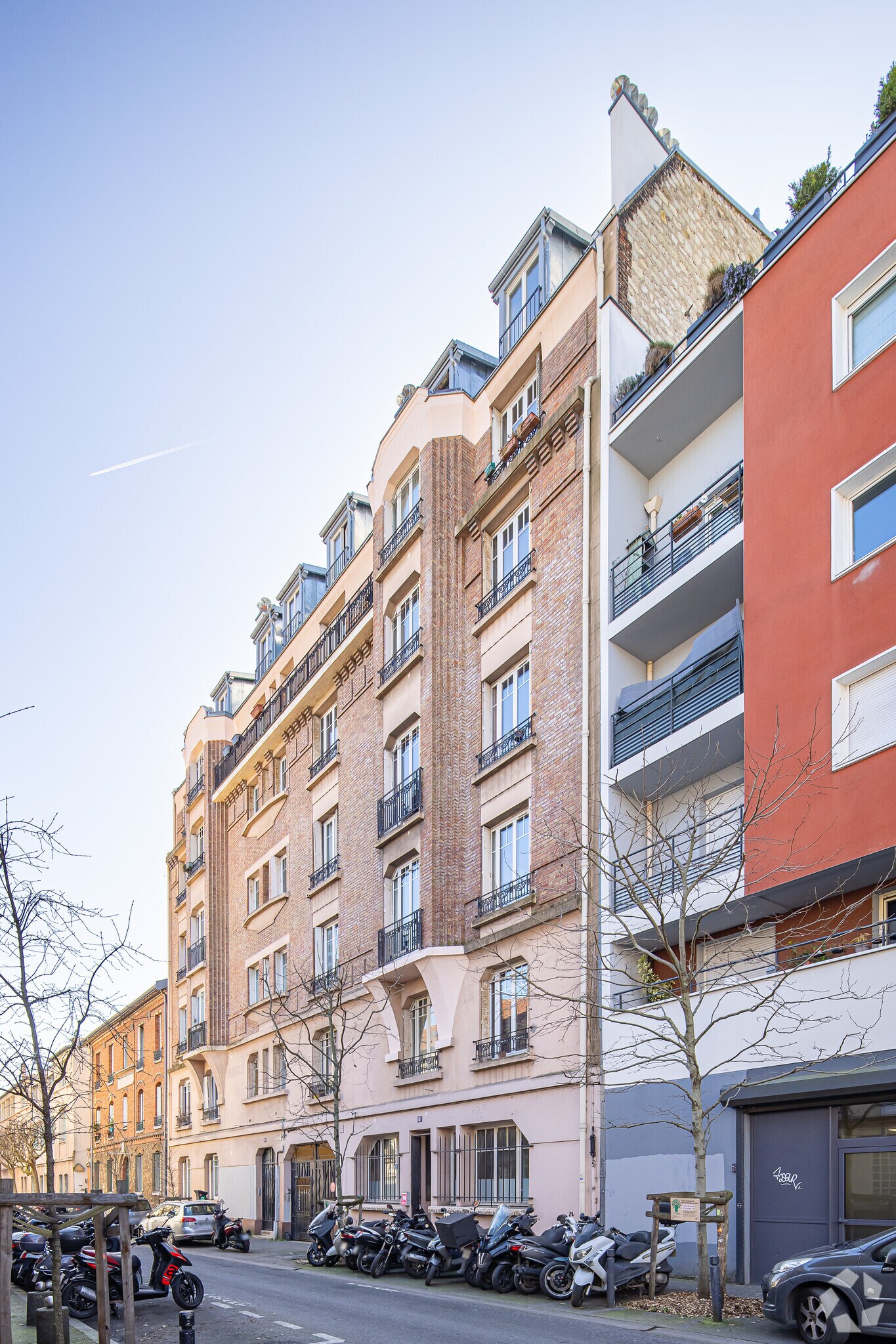 Build-to-Rent in Montreuil for sale Primary Photo- Image 1 of 3